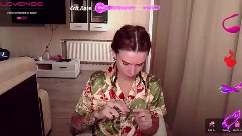 Snapshot of serenamilss chatting on September 2025 07:19:01 AM serenamilss online show from September 2025 07:19:01 AM