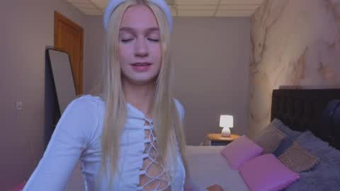 SerenaStile online show from May 2026 03:36:02 AM