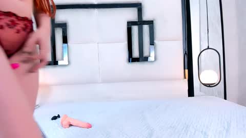 Snapshot of serenawild1 chatting on October 2025 04:46:02 AM SERENA WILD online show from October 2025 04:46:02 AM