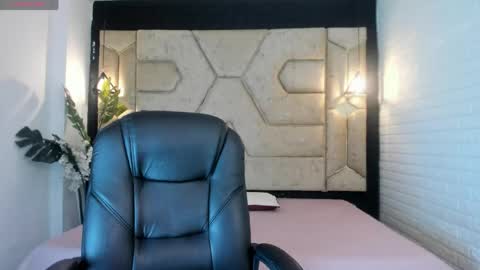 Serene online show from April 2026 12:41:01 PM