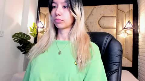Serene online show from May 2026 01:29:02 PM