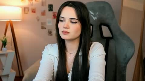 Snapshot of serenenova chatting on April 2026 08:00:02 PM Alice online show from April 2026 08:00:02 PM