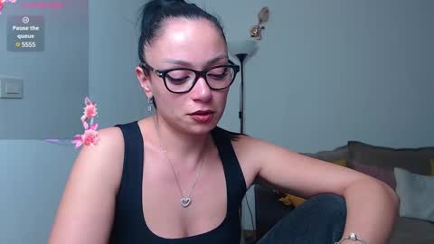 Snapshot of serenesophi chatting on January 2025 08:01:02 PM SereneSophi online show from January 2025 08:01:02 PM