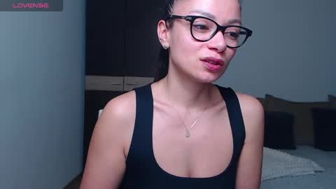 Snapshot of serenesophi chatting on March 2026 04:18:02 AM SereneSophi online show from March 2026 04:18:02 AM