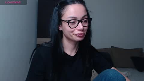 Snapshot of serenesophi chatting on April 2026 03:32:01 AM SereneSophi online show from April 2026 03:32:01 AM