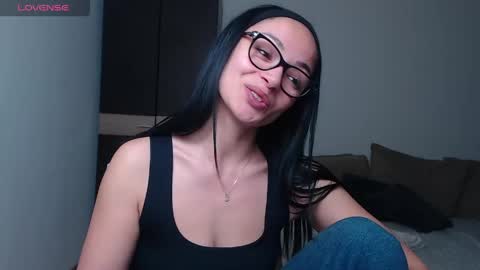 Snapshot of serenesophi chatting on April 2026 05:08:01 AM SereneSophi online show from April 2026 05:08:01 AM