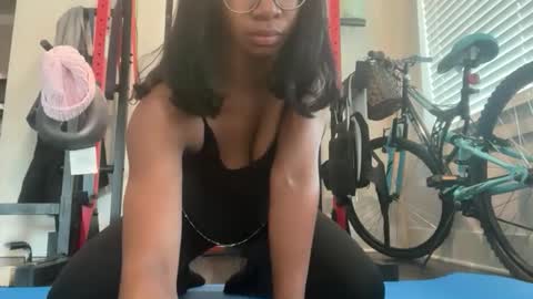 Snapshot of serenitybee chatting on April 2026 03:21:02 PM Serenity Bee online show from April 2026 03:21:02 PM