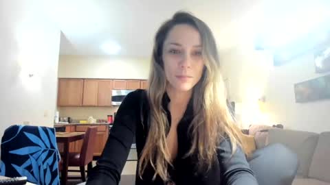 Snapshot of serenityroseee chatting on June 2026 10:02:01 PM serenityroseee online show from June 2026 10:02:01 PM