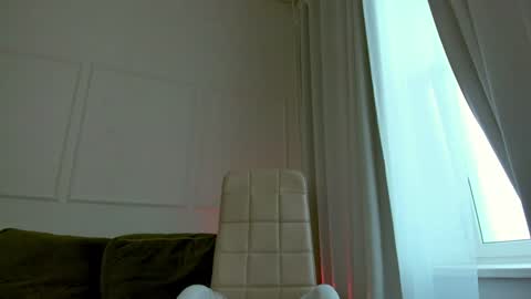 Snapshot of sereta_fin chatting on December 2024 10:41:01 AM Hey Guys and Girls non-binary personalities Im Sereta online show from December 2024 10:41:01 AM