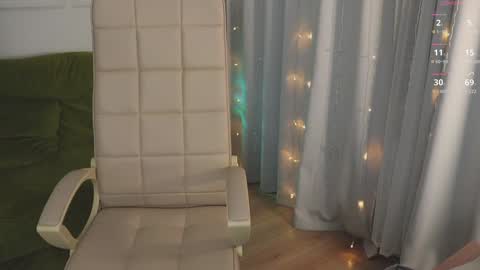 Snapshot of sereta_fin chatting on December 2024 04:46:02 PM Hey Guys and Girls non-binary personalities Im Sereta online show from December 2024 04:46:02 PM