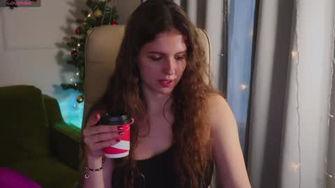 Snapshot of sereta_fin chatting on January 2025 10:41:02 AM Hey Guys and Girls non-binary personalities Im Sereta online show from January 2025 10:41:02 AM