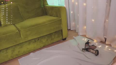 Snapshot of sereta_fin chatting on March 2025 06:43:01 PM Hey Guys and Girls non-binary personalities Im Sereta online show from March 2025 06:43:01 PM