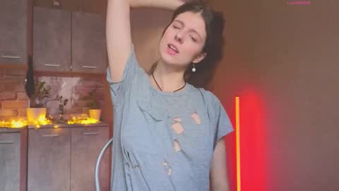 Snapshot of sereta_fin chatting on November 2025 10:45:02 AM Hey Guys and Girls non-binary personalities Im Sereta online show from November 2025 10:45:02 AM