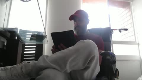 Snapshot of serioyhetero19 chatting on January 2026 08:32:02 PM hetero serio discreto online show from January 2026 08:32:02 PM