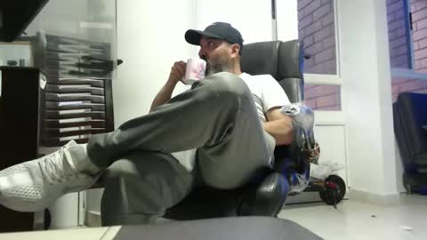 Snapshot of serioyhetero19 chatting on March 2026 11:09:01 PM hetero serio discreto online show from March 2026 11:09:01 PM