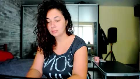 VIOLA online show from October 2025 05:15:02 AM