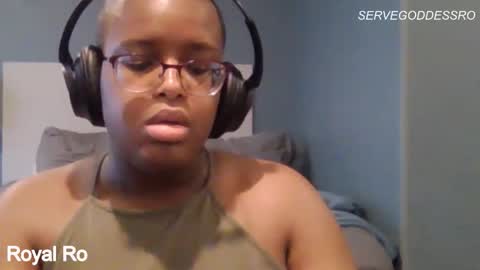 Snapshot of servegoddessro chatting on April 2026 05:43:01 PM servegoddessro online show from April 2026 05:43:01 PM