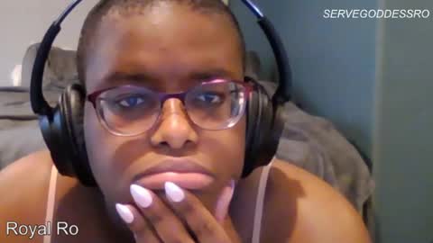 Snapshot of servegoddessro chatting on June 2026 06:12:01 PM servegoddessro online show from June 2026 06:12:01 PM