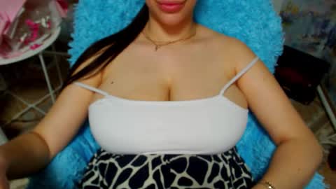 Snapshot of seu_cute chatting on November 2025 03:49:01 PM seu_cute online show from November 2025 03:49:01 PM