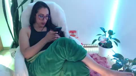 Snapshot of seuctive_woman57 chatting on October 2025 02:52:01 AM samy online show from October 2025 02:52:01 AM
