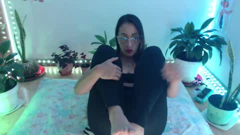 Snapshot of seuctive_woman57 chatting on March 2026 09:25:01 PM samy online show from March 2026 09:25:01 PM