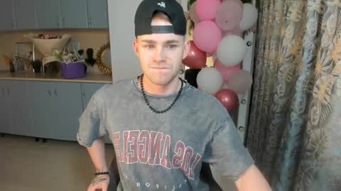 Snapshot of sevans14 chatting on February 2025 09:04:02 PM SevanS14 online show from February 2025 09:04:02 PM