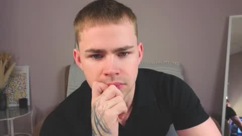 Snapshot of sevans14 chatting on December 2025 10:27:02 PM SevanS14 online show from December 2025 10:27:02 PM