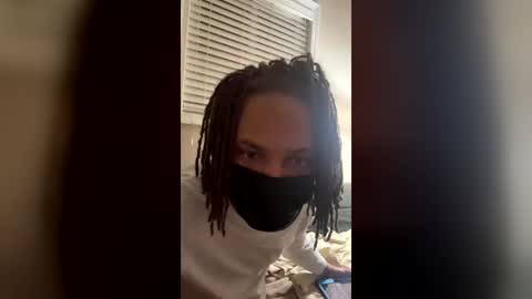 Snapshot of seven_bluesxxx chatting on June 2026 05:14:01 AM seven_bluesxxx online show from June 2026 05:14:01 AM