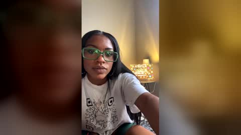 Snapshot of sevynsevinseven chatting on December 2025 08:35:01 PM sevynsevinseven online show from December 2025 08:35:01 PM