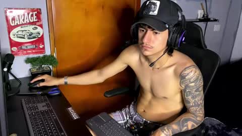 Snapshot of sex_love_sweat chatting on February 2026 06:39:01 PM sex_love_sweat online show from February 2026 06:39:01 PM