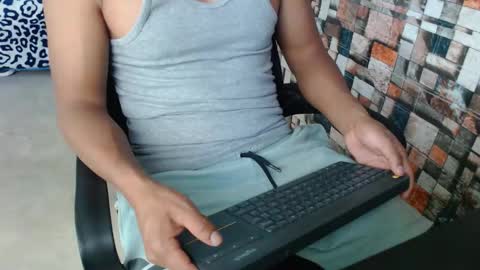 arnold online show from November 2025 09:35:02 PM