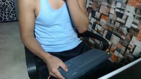 arnold online show from December 2025 02:27:01 AM