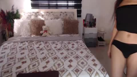 Snapshot of sexenchantresstgirl chatting on January 2025 12:25:01 AM Mistress Maria online show from January 2025 12:25:01 AM