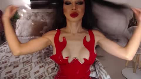 Snapshot of sexenchantresstgirl chatting on January 2025 12:33:01 AM Mistress Maria online show from January 2025 12:33:01 AM