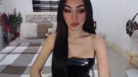 Snapshot of sexenchantresstgirl chatting on February 2025 03:53:01 AM Mistress Maria online show from February 2025 03:53:01 AM