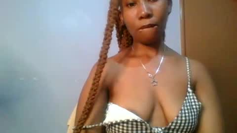 Snapshot of sexie_curvie chatting on February 2025 02:34:02 PM Maggie online show from February 2025 02:34:02 PM