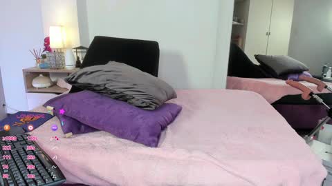 Rosa  online show from January 2025 08:24:01 PM