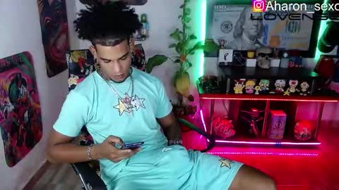 Aharon  ravelo online show from October 2025 05:41:01 AM