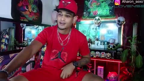 Aharon  ravelo online show from November 2025 03:17:01 AM