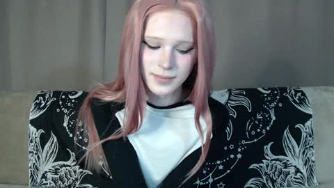 Snapshot of sexpired_princess chatting on April 2026 06:07:02 AM Nextdoor Princess online show from April 2026 06:07:02 AM