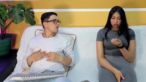 KhidaMilo online show from November 2025 02:33:01 AM