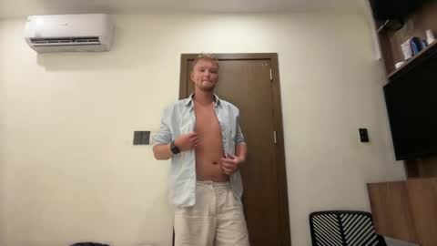 Snapshot of sexual_sbotage chatting on April 2026 04:26:01 PM Max Leman online show from April 2026 04:26:01 PM
