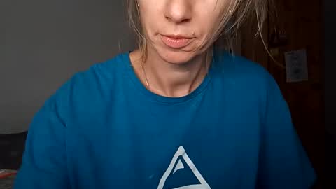 Snapshot of sexualangel chatting on April 2026 12:43:01 PM Verona online show from April 2026 12:43:01 PM