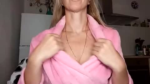 Snapshot of sexualangel chatting on May 2026 02:17:02 AM Verona online show from May 2026 02:17:02 AM