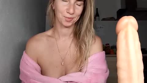 Snapshot of sexualangel chatting on May 2026 02:53:01 AM Verona online show from May 2026 02:53:01 AM