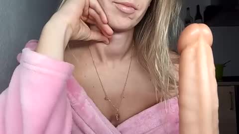 Snapshot of sexualangel chatting on June 2026 02:53:01 AM Verona online show from June 2026 02:53:01 AM
