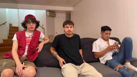 Andrea online show from April 2026 08:42:02 PM