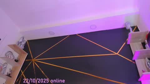 Tifanny Benitez  online show from October 2025 08:52:01 PM