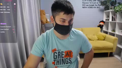 Snapshot of sexxxdickbig chatting on April 2026 07:39:01 AM Tommy online show from April 2026 07:39:01 AM