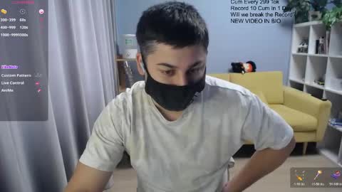 Snapshot of sexxxdickbig chatting on April 2026 08:09:02 AM Tommy online show from April 2026 08:09:02 AM